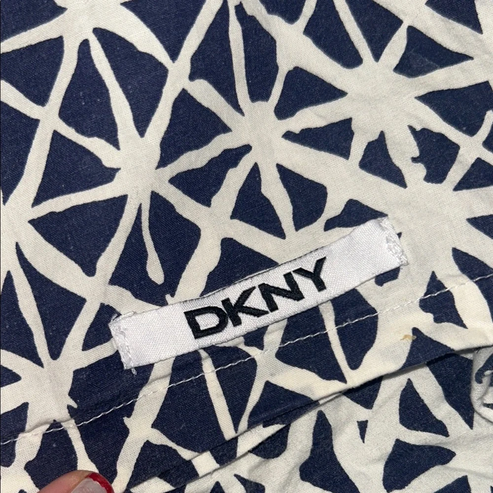 DKNY 2 Set Blue and White Geometric Pillow Shams 20x30